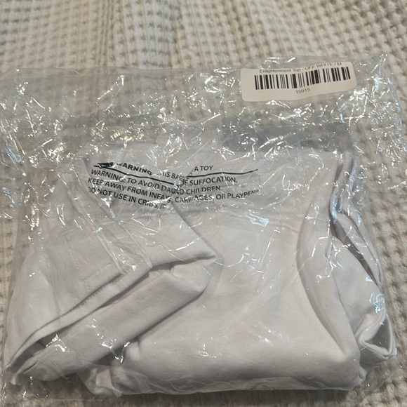 White shirt - Picture 4 of 5